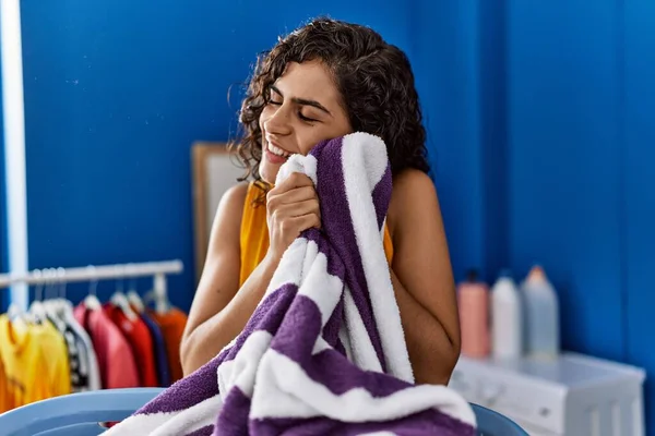 Young Latin Woman Smiling Confident Touching Face Soft Towel Laundry — Foto de Stock