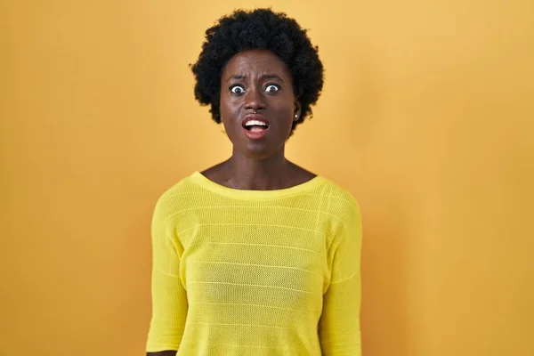 African Young Woman Standing Yellow Studio Angry Mad Screaming Frustrated — Foto de Stock