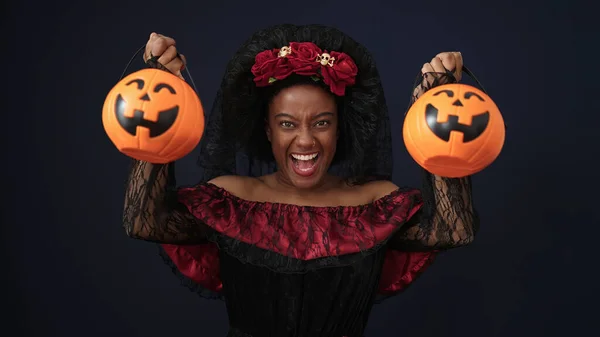 African American Woman Wearing Katrina Costume Holding Halloween Pumpkin Baskets — Fotografia de Stock