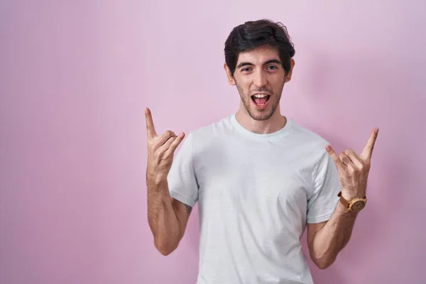 Young Hispanic Man Standing Pink Background Shouting Crazy Expression Doing — Zdjęcie stockowe