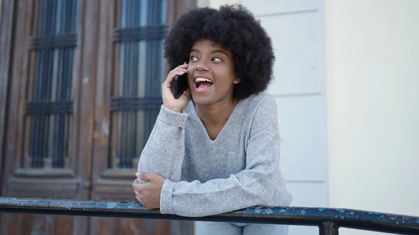 African American Woman Smiling Confident Talking Smartphone Street — Stock Photo, Image