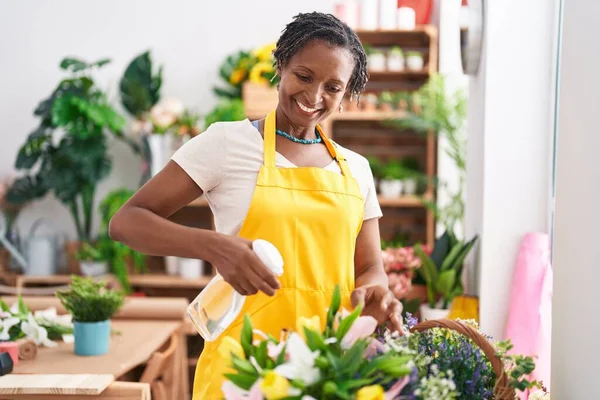 Middle Age African American Woman Florist Using Diffuser Watering Plant — Stock Photo, Image