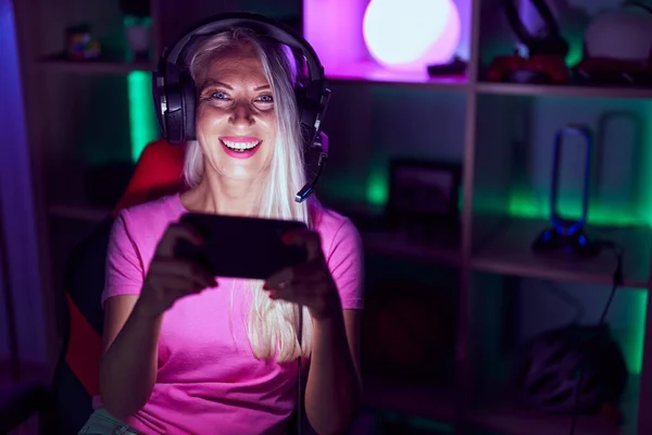 Young Blonde Woman Streamer Playing Video Game Smartphone Gaming Room — Fotografia de Stock