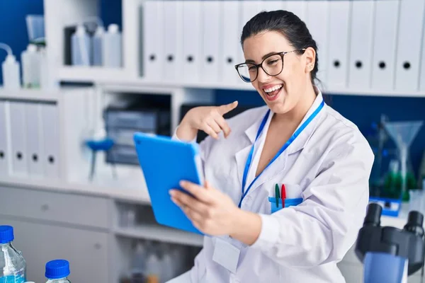 Young Brunette Woman Working Scientist Laboratory Using Tablet Smiling Happy — Foto de Stock
