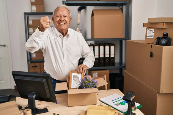 Senior Man Grey Hair Working Small Business Ecommerce Annoyed Frustrated — Stock Photo, Image