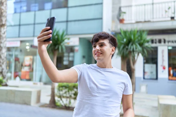 Non Binary Man Smiling Confident Making Selfie Smartphone Street — ストック写真