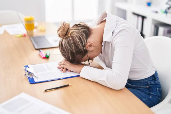 Young Blonde Woman Business Worker Stressed Head Table Office — Stockfoto