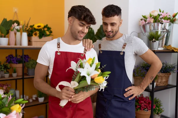 Two Hispanic Men Florists Smiling Confident Holding Bouquet Flowers Flower — Stock Photo, Image