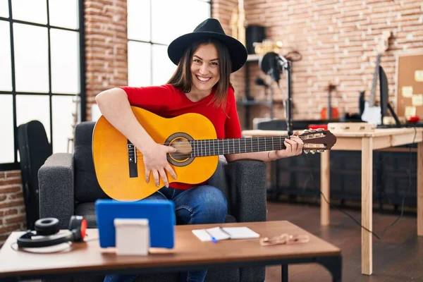 Young Woman Musician Having Online Classical Guitar Lesson Music Studio — Stock Photo, Image