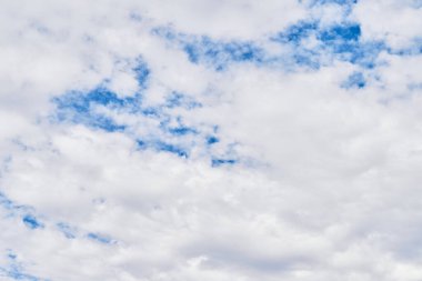 Güzel mavi gökyüzü resmi