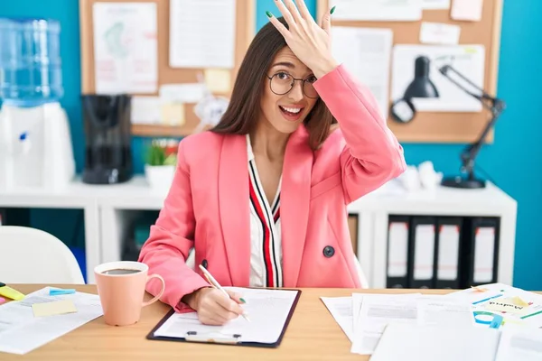 Young Hispanic Woman Working Office Wearing Glasses Surprised Hand Head — Stock Photo, Image