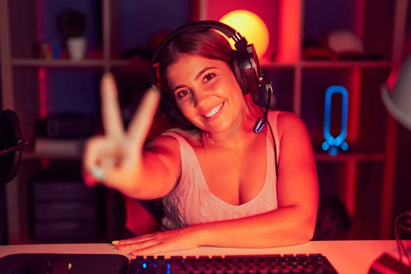 Young Blonde Woman Playing Video Games Wearing Headphones Smiling Looking — Foto de Stock