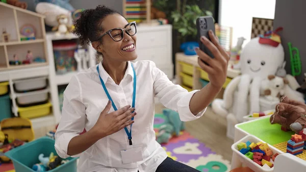 African American Woman Teacher Smiling Confident Having Video Call Kindergarten — Foto Stock