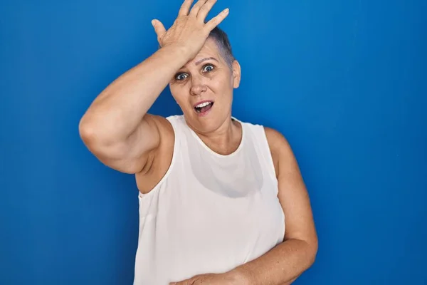Middle Age Caucasian Woman Standing Blue Background Surprised Hand Head — Stock Photo, Image