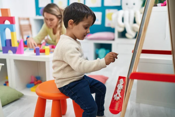 Teacher Toddler Writing Blackboard Kindergarten — Fotografia de Stock