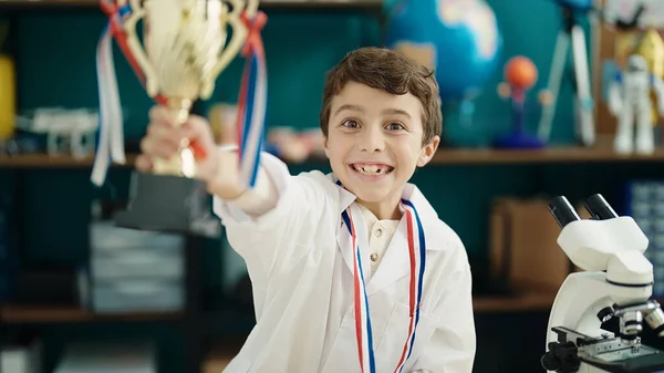 Adorable Hispanic Boy Student Smiling Confident Holding Trophy Laboratory Classroom — 图库照片