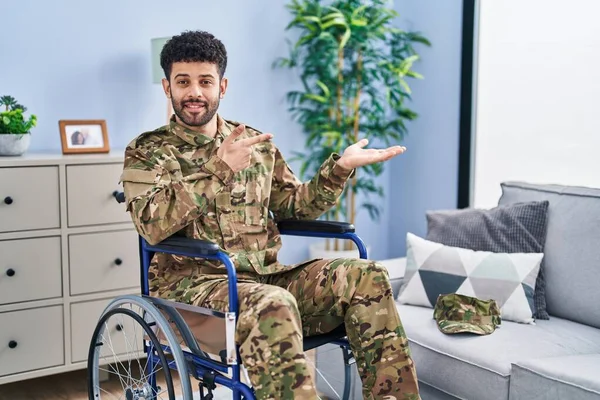 Arab Man Wearing Camouflage Army Uniform Sitting Wheelchair Amazed Smiling — Stock Photo, Image
