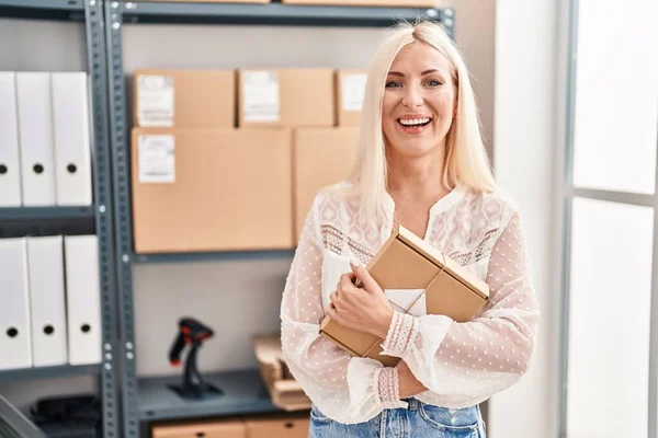 Caucasian Woman Working Small Business Ecommerce Smiling Laughing Hard Out — Stockfoto