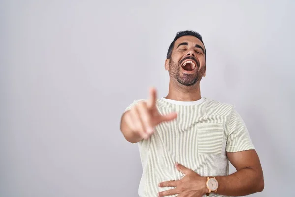 Hispanic Man Beard Standing Isolated Background Laughing You Pointing Finger — Foto de Stock