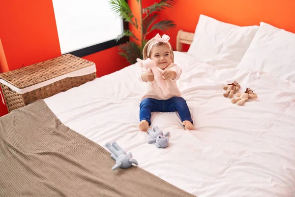 Adorable Blonde Toddler Playing Toys Sitting Bed Bedroom — Stock Photo, Image