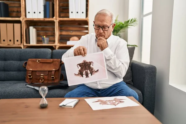 Senior Man Psychologist Smiling Confident Having Rorscharch Test Session Psychology — Stock Photo, Image