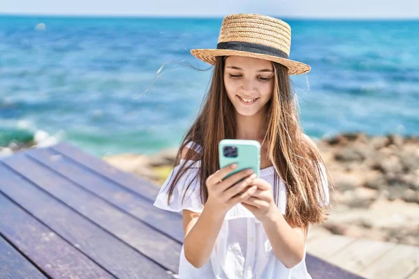 Adorable Girl Tourist Smiling Confident Using Smartphone Seaside — Stock Photo, Image
