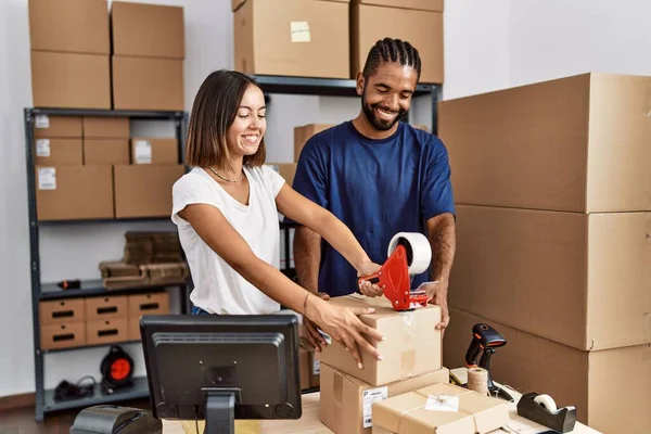 Man Woman Business Partners Packing Package Using Tape Storehouse — Foto de Stock