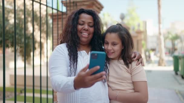 Mother Daughter Hugging Each Other Make Selfie Smartphone Street — Stockvideo