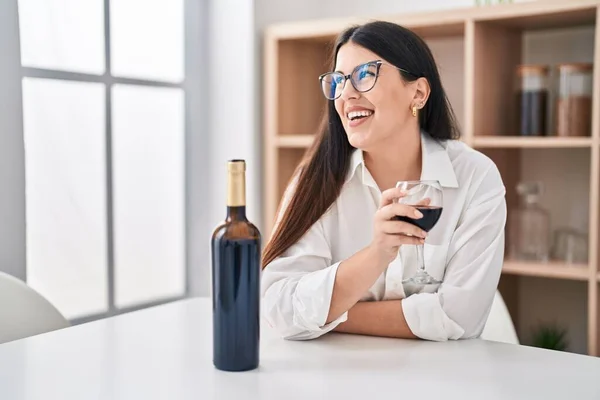 Young Hispanic Woman Drinking Glass Wine Sitting Table Home — Stock Photo, Image