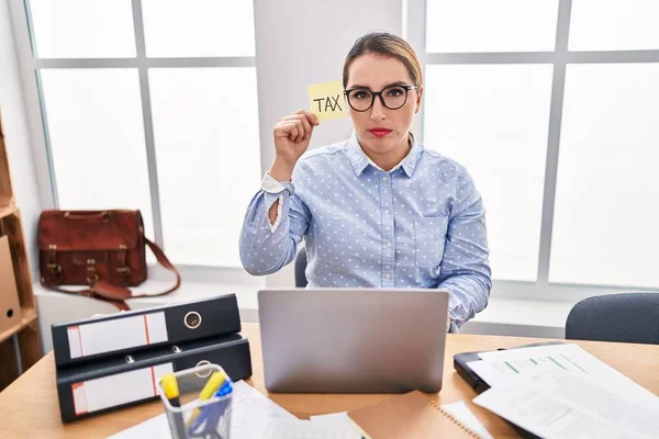Young Hispanic Business Woman Office Calculating Taxes Thinking Attitude Sober — Stock Photo, Image