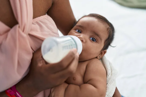 African American Baby Sucking Feeding Bottle Bedroom — Stock Photo, Image