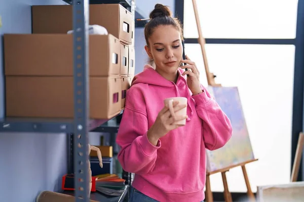 Young Woman Artist Talking Smartphone Drinking Coffee Art Studio — Photo