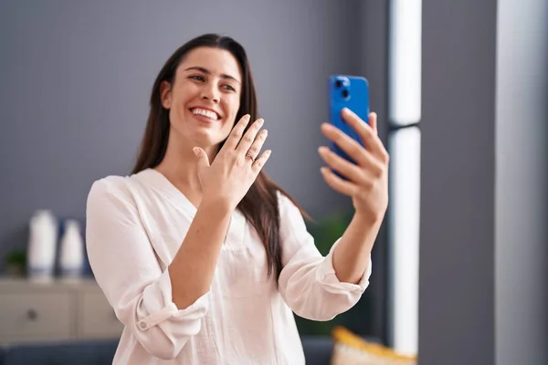 Young Beautiful Hispanic Woman Having Video Call Showing Engagement Ring — Zdjęcie stockowe