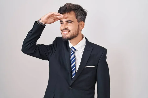 Young Hispanic Man Tattoos Wearing Business Suit Tie Very Happy — Foto Stock