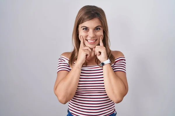 Young Hispanic Woman Standing Isolated Background Smiling Open Mouth Fingers — Stockfoto