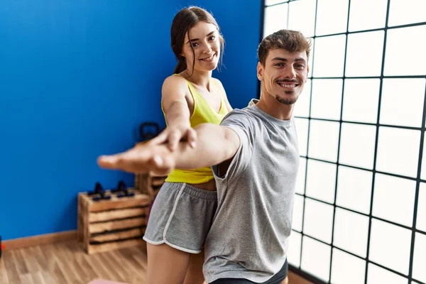 Man Woman Couple Smiling Confident Training Yoga Sport Center — Stock Photo, Image