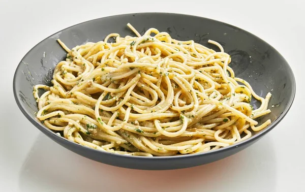 Délicieuse Assiette Pâtes Italiennes Spaghetti Avec Sauce Sur Fond Blanc — Photo