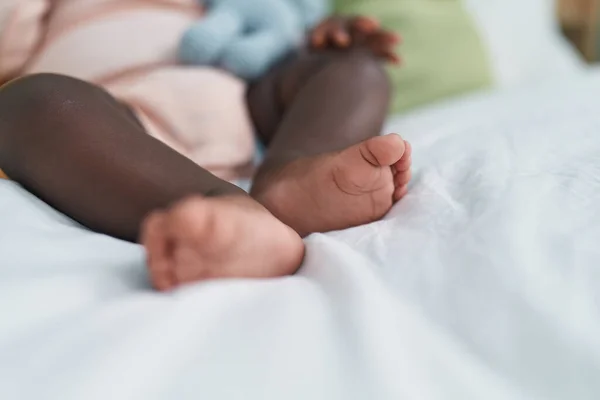 African American Baby Lying Bed Bedroom — Photo