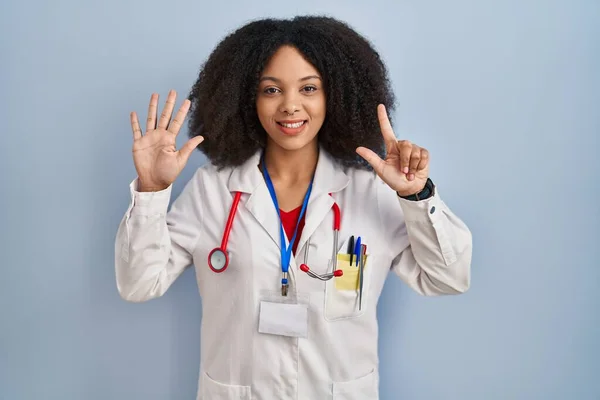 Young African American Woman Wearing Doctor Uniform Stethoscope Showing Pointing — Stock Photo, Image