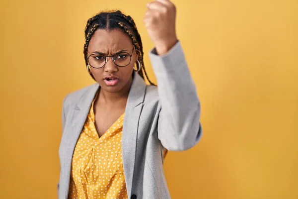 African American Woman Braids Standing Yellow Background Angry Mad Raising — Stockfoto