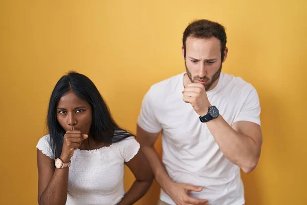 Interracial Couple Standing Yellow Background Feeling Unwell Coughing Symptom Cold — Foto de Stock