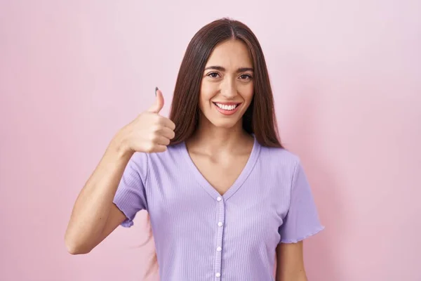 Young Hispanic Woman Long Hair Standing Pink Background Doing Happy — Stock Photo, Image