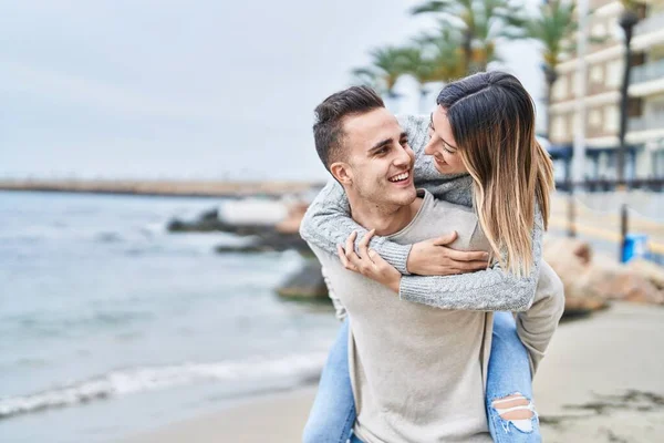 Man Woman Couple Hugging Each Other Holding Back Seaside — Photo