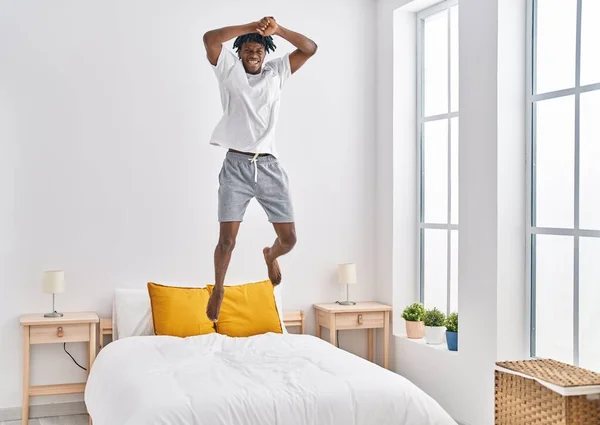 African American Man Smiling Confident Standing Bed Bedroom — Stock Photo, Image