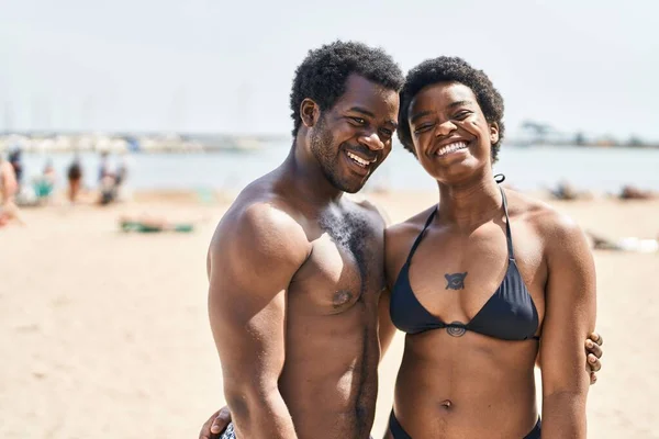 African American Man Woman Couple Wearing Swimsuit Hugging Each Other — Stock Photo, Image
