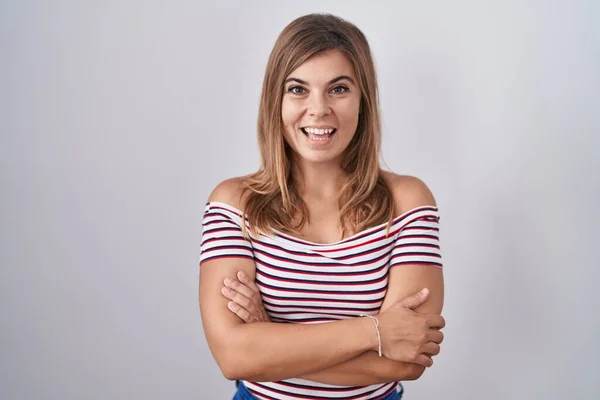Junge Hispanische Frau Die Vor Isoliertem Hintergrund Steht Glücklich Lächelnd — Stockfoto