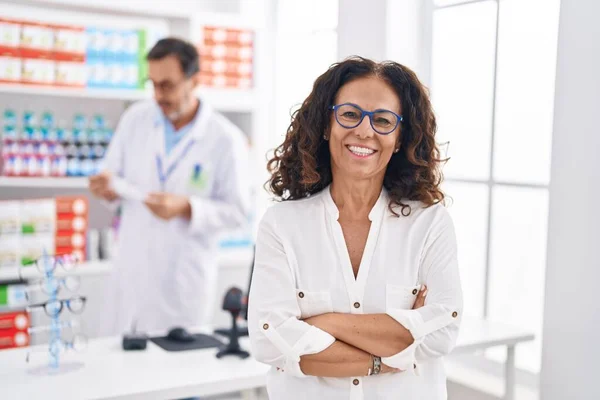 Middle Age Hispanic Woman Shopping Pharmacy Drugstore Happy Face Smiling — Fotografia de Stock