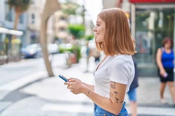 Young Redhead Woman Smiling Confident Using Smartphone Street — Stock Photo, Image