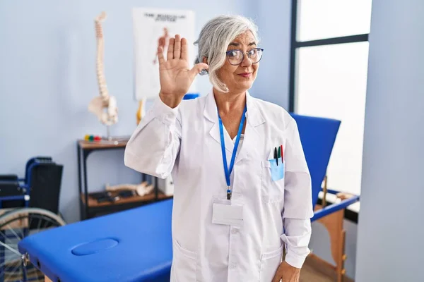 Middle Age Woman Grey Hair Working Pain Recovery Clinic Waiving — Stockfoto