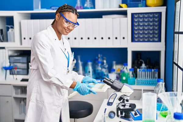 African American Woman Scientist Holding Samples Laboratory — Photo